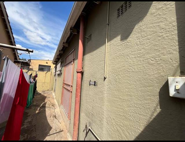 7 BEDROOM HOUSE FOR SALE IN ORANGE GROVE